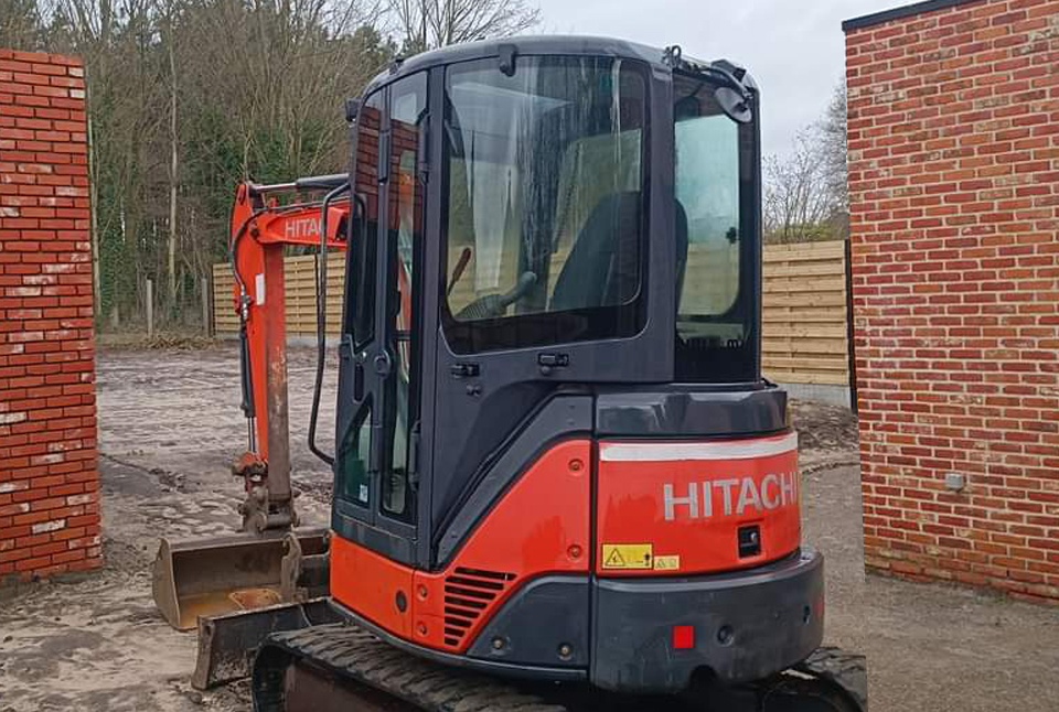 HITACHI — 3 ton
